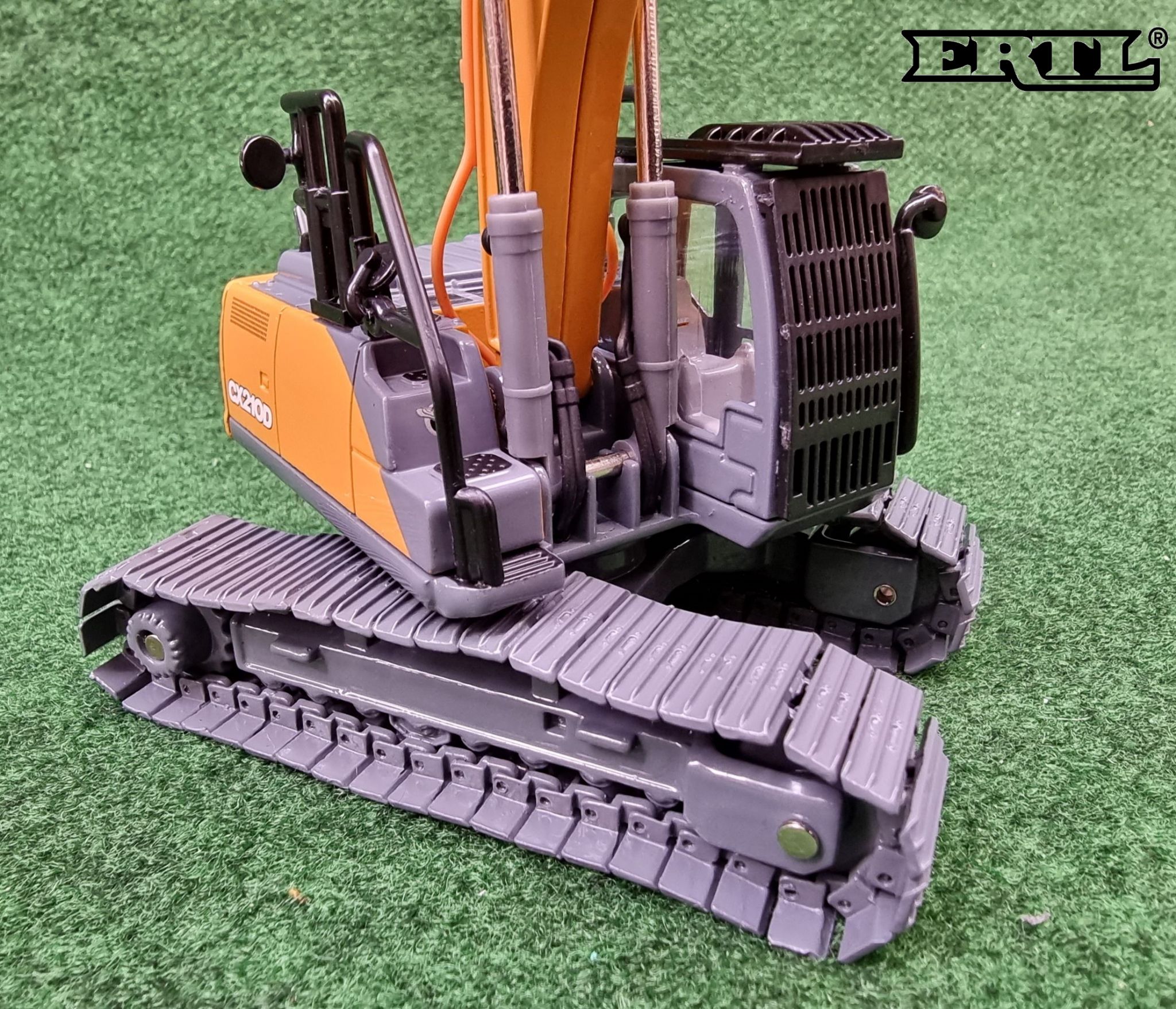 Britains Case CX210D Excavator - 1:50 Scale